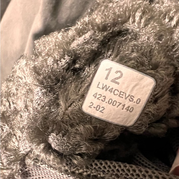 NEW WITH TAGS
size 12 Lululemon StretchSeal Sleet Street down Jacket Nomad
PARKA - Picture 5 of 6